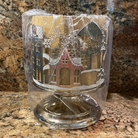 āVillage Sceneā by Bath & Body Works, 3-Wick Candle Holder, 2024 Series, NWT Box - Picture 12 of 15